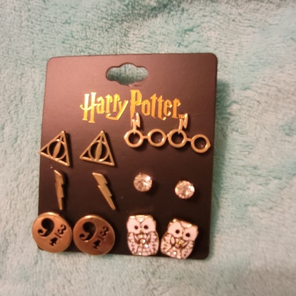 Warner Bros. Jewelry - Harry Potter jewelry 6 piece earring set NWT